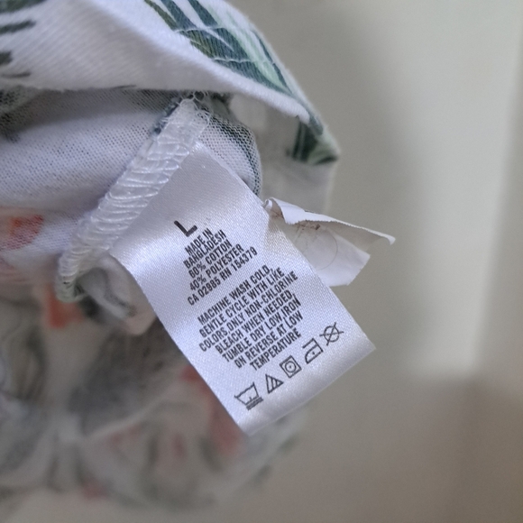 Aeropostale | White tropical pattern men's crew neck t shirt - Picture 8 of 8